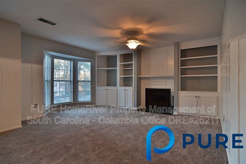 Columbia House: 17A Battery Walk Ct
