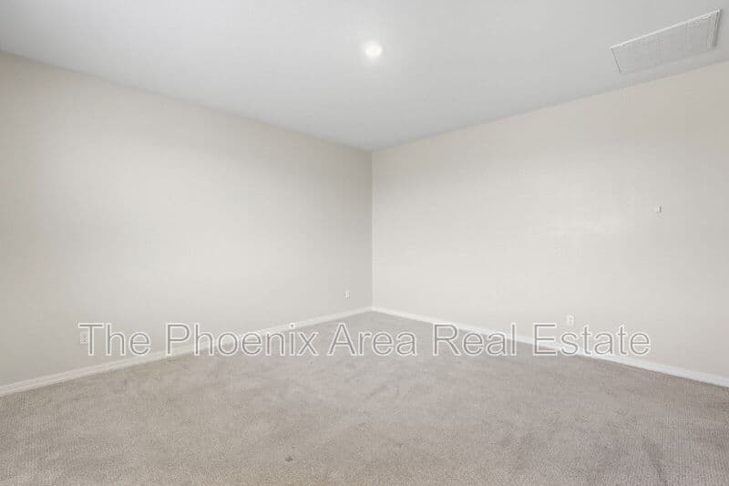 Maricopa House: 35786 W Santa Monica Ave