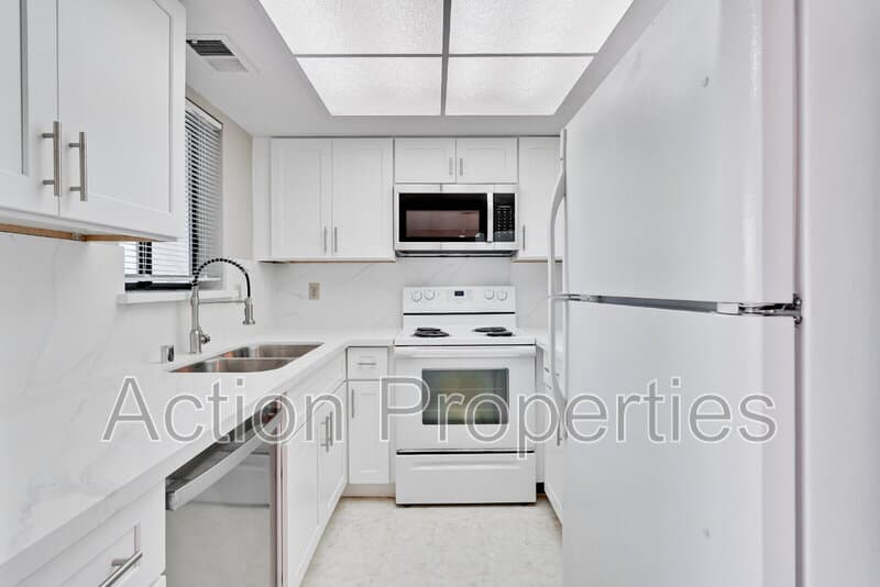 Sunnyvale Condo: 712 San Conrado Terrace