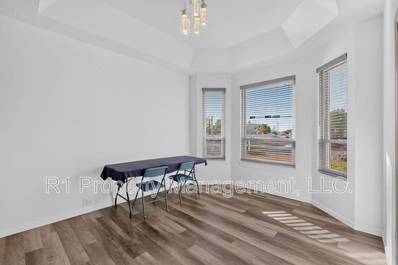 Rio Rancho House: 233 Nicklaus Drive Southeast
