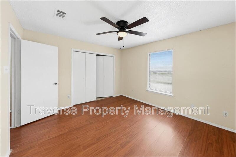 Arlington House: 1008 Bland Dr