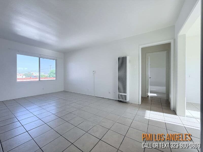 Los Angeles Condo: 943 West 68th Street