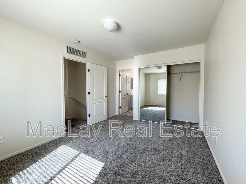 Mesa House: 10252 E Isleta ave