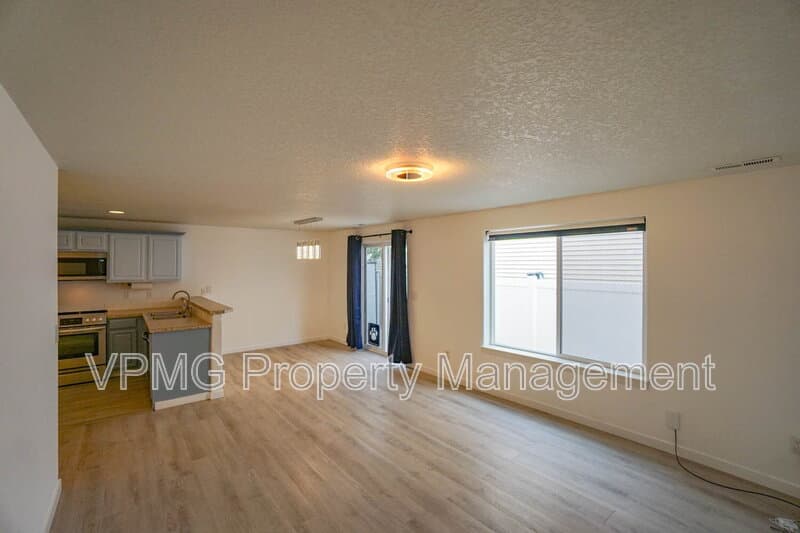 Vancouver Townhome: 7808 NE 60th St