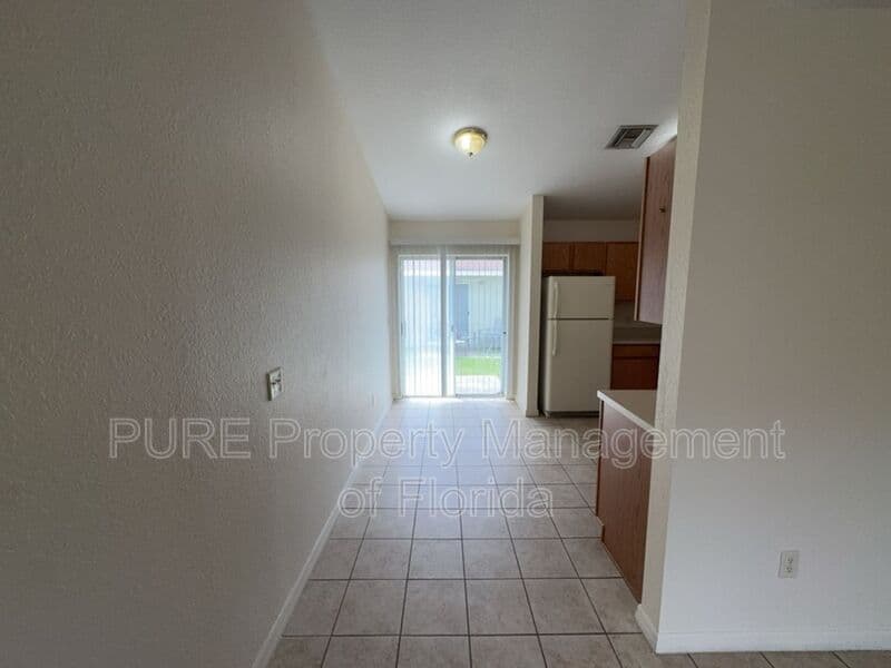Ocala House: 7455 Midway Terrace