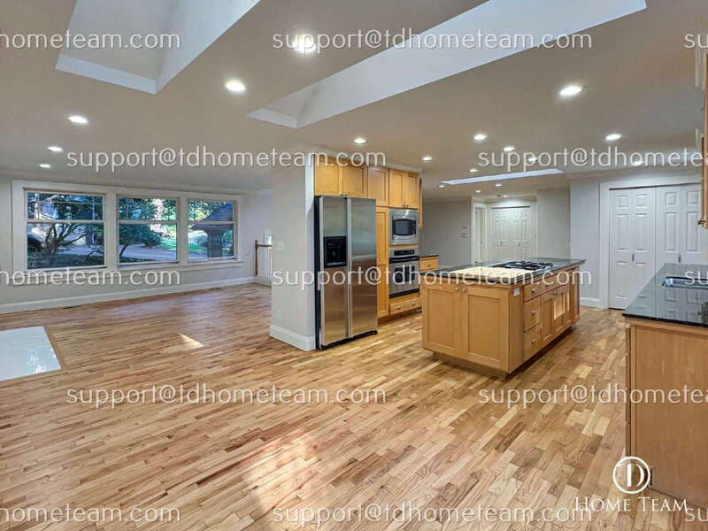 Bellevue House: 12903 NE 28th St