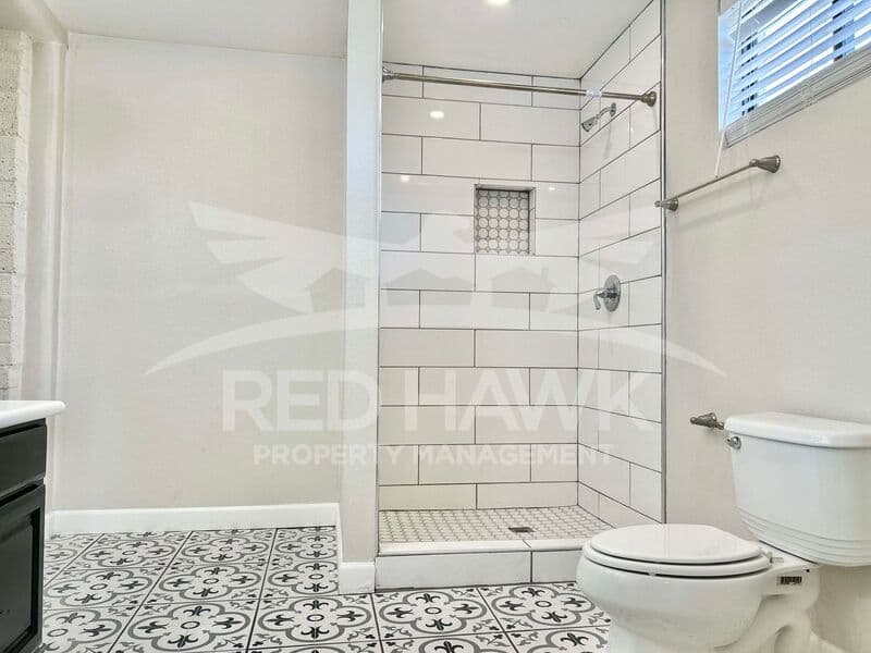 Chandler House: 281 S California St