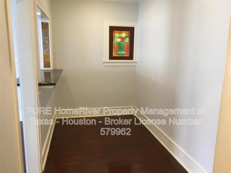 Houston House: 3812 La Branch St
