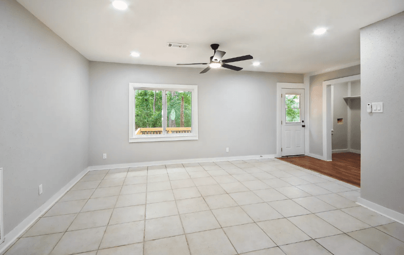 Magnolia House: 25319 Penguin Street