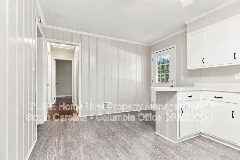 Columbia House: 3624 Live Oak St