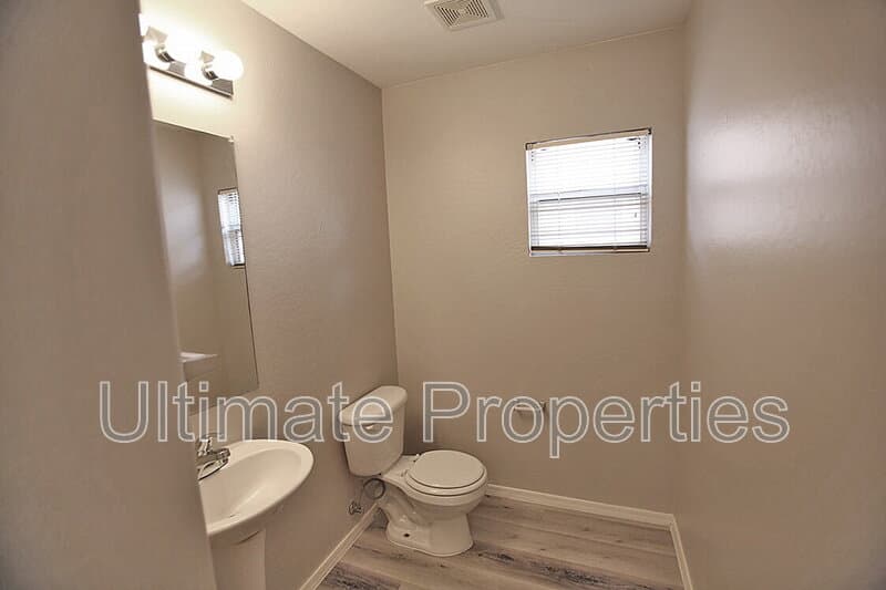 El Mirage House: 12413 W Willow Ave