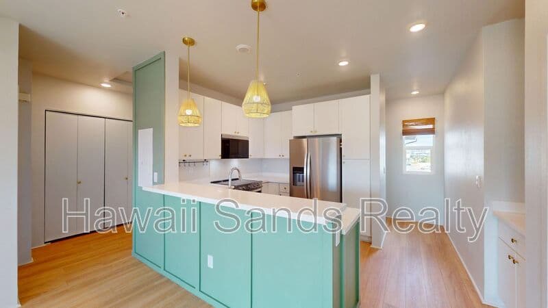 Kapolei House: 91-4099 Hikuono St