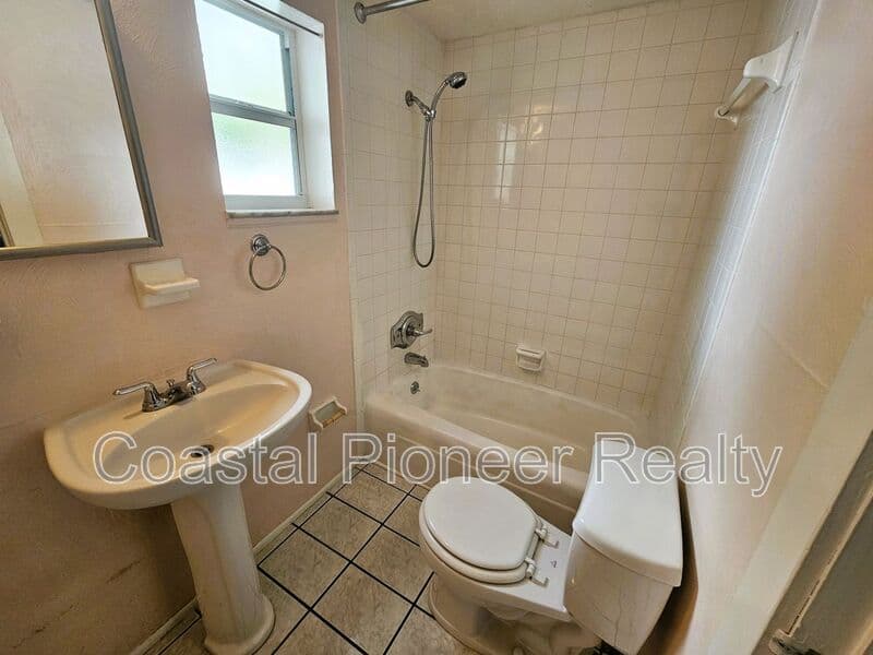 Tampa House: 7301 N 13th St