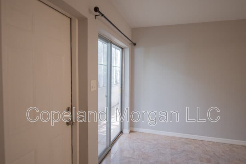 St. Petersburg House: 5372 4th Street North