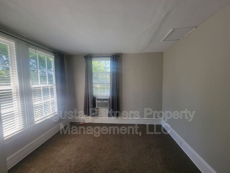 Augusta House: 1330 Wingfield St