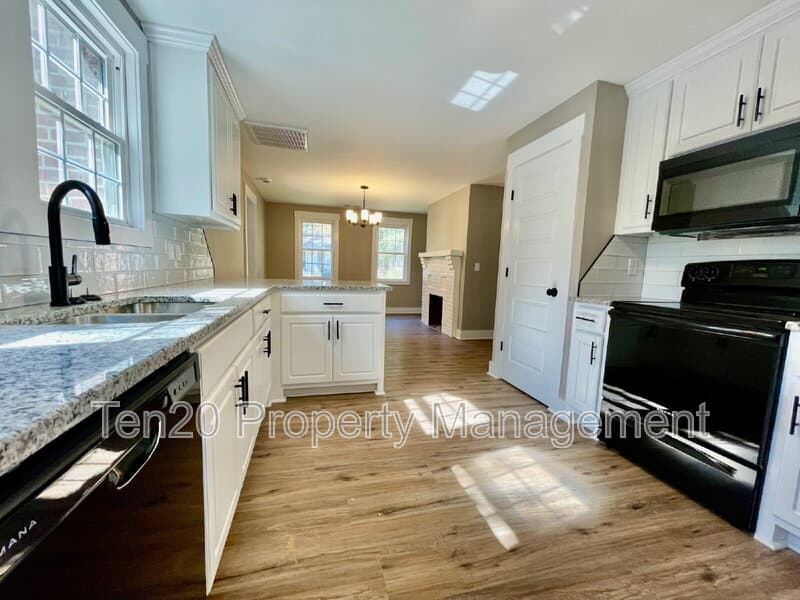 Phenix City House: 1720 19th Avenue