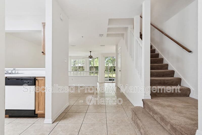 Altamonte Springs Townhome: 685 Scarlet Oak Cir