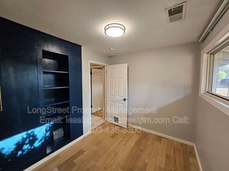 Portland House: 622 SE 137th Ave