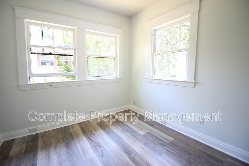 Birmingham House: 1629 Woodland Avenue Southwest