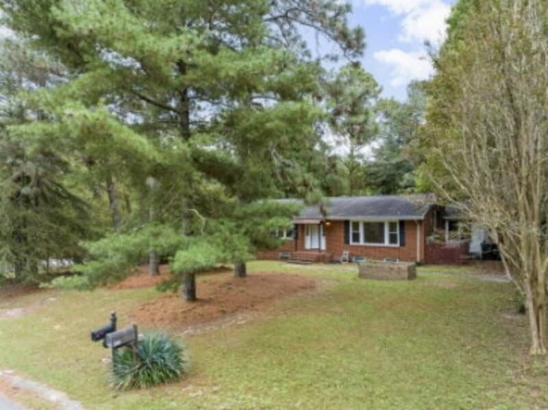 Southern Pines Condo: 555 North Leak Street