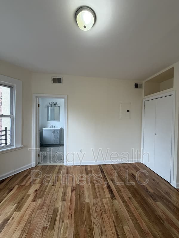 Newark Condo: 58 South 13th Street