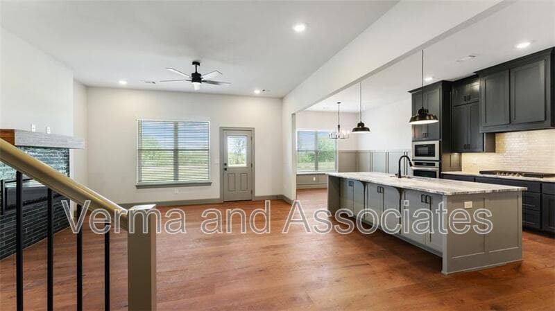 Centerton House: 1221 Mammoth St