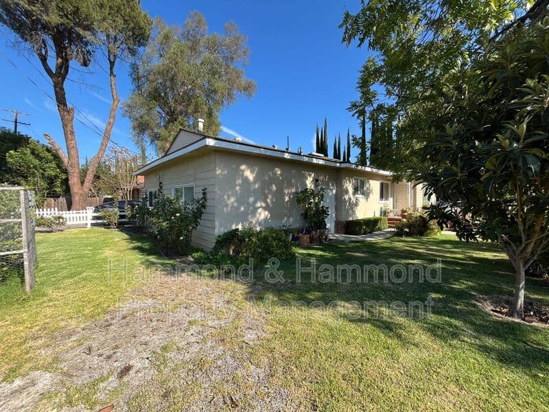 Woodland Hills House: 23242 Victory Blvd.
