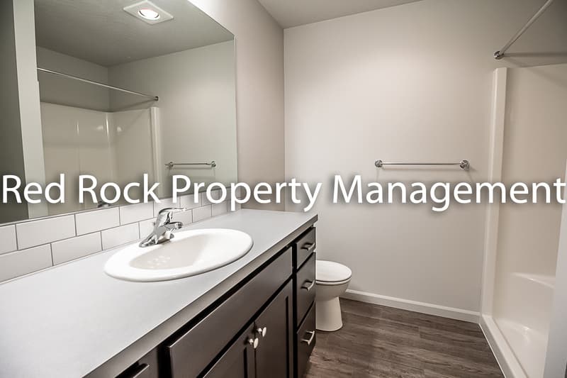 Spokane Valley Condo: 2009 North Flora Road