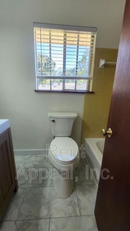 Lawrenceville House: 2023 Poplar Rdg
