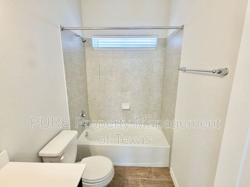 Manor House: 9900 Dalliance Ln