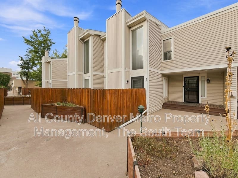 Denver Townhome: 1050 S Monaco St Pkwy