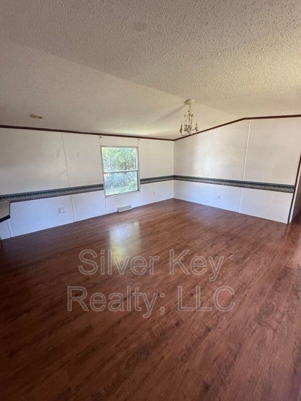 Riceville House: 673 County Road 135