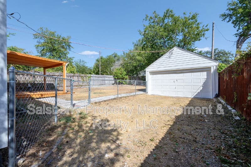 Fort Worth House: 3824 Collinwood Avenue