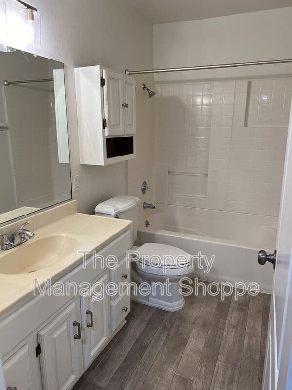 Ventura Condo: 1300 Saratoga Avenue