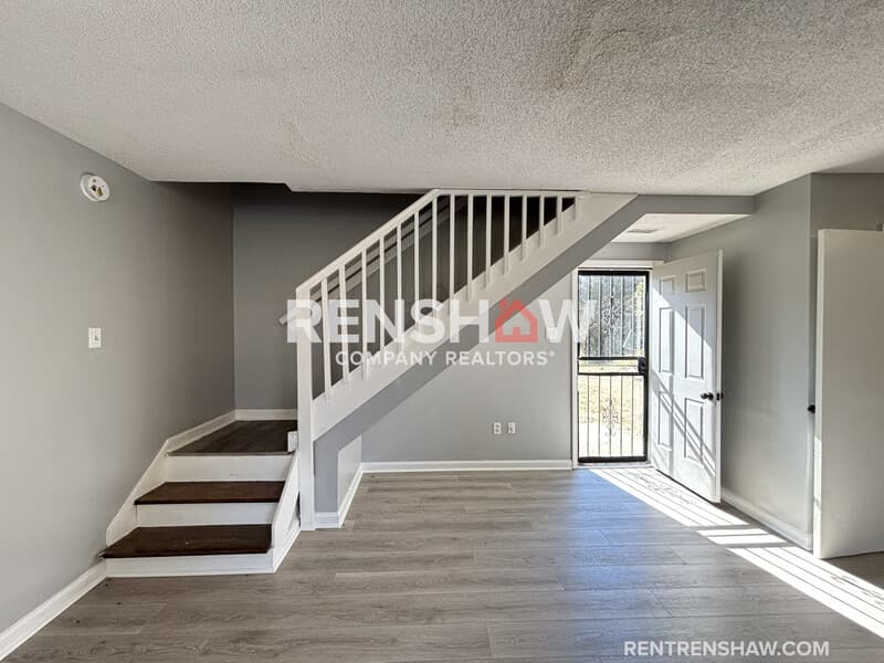 Memphis Condo: 2525 Rozelle St