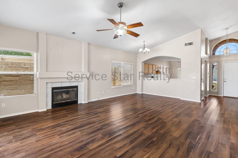 Phoenix House: 1318 E Saint John Rd