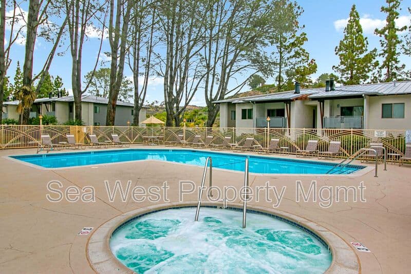 Encinitas Condo: 1730 S El Camino Real