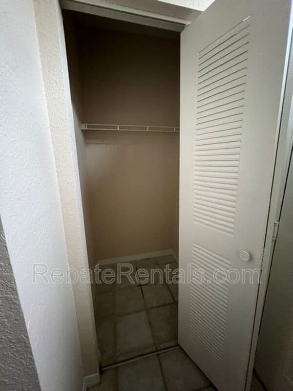 Jacksonville Condo: 13700 Richmond Park Drive N.