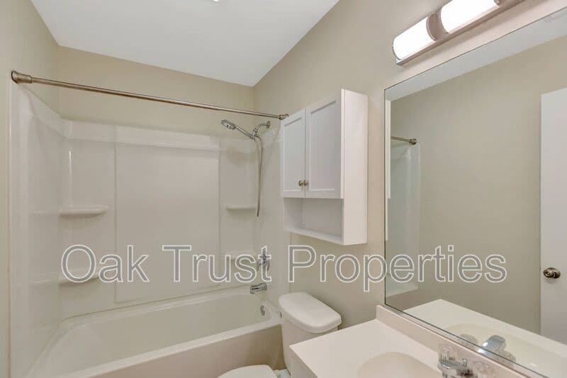 Charleston House: 1755 River Front Drive
