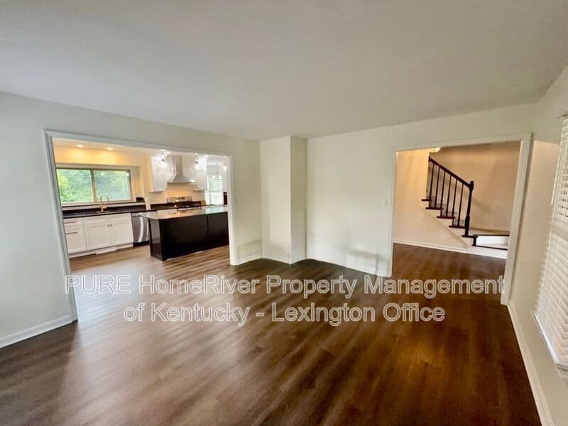 Lexington House: 3785 Broadmoor Dr