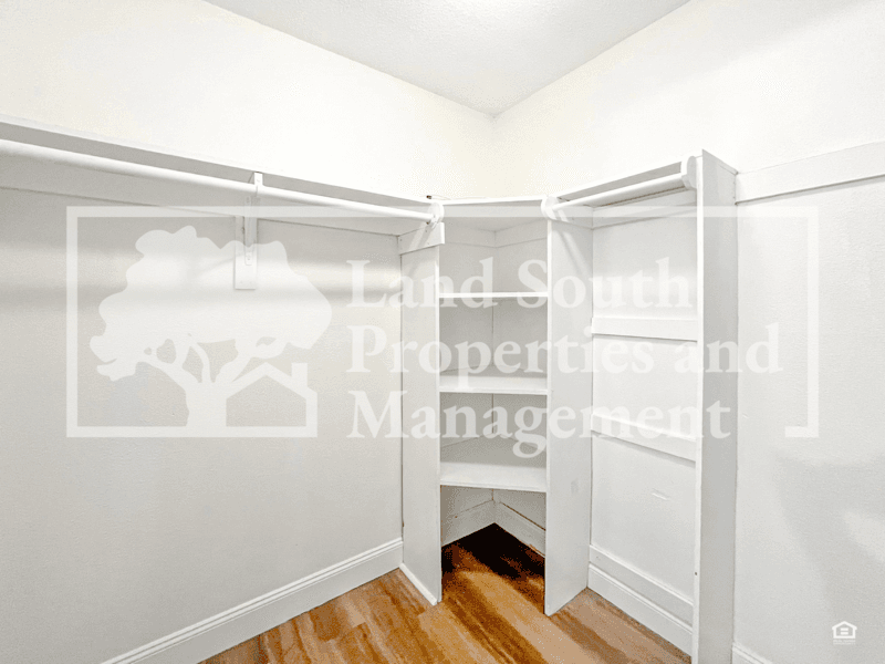 Lakeland House: 817 W. Carole Street