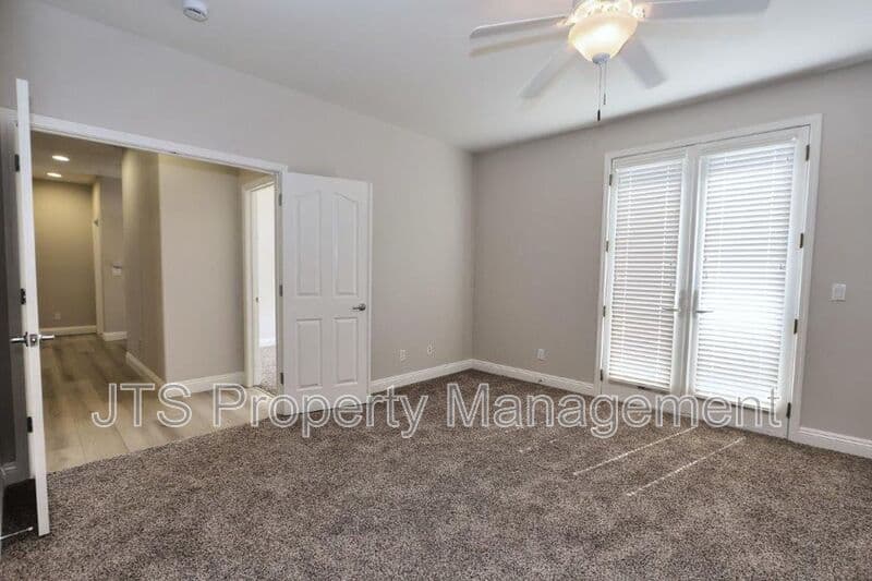 Sacramento House: 5424 Washoe Street