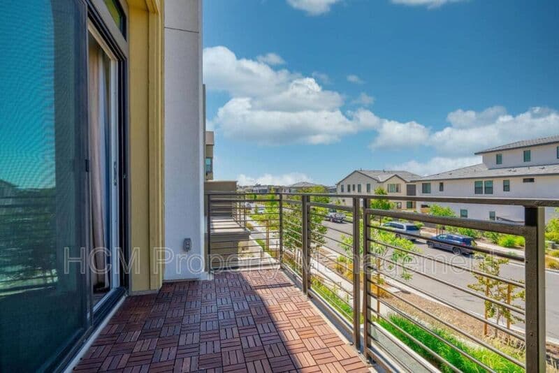 Irvine House: 102 Keeper