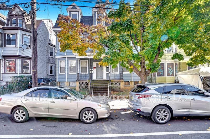 Newark Condo: 142-144 Seymour Ave