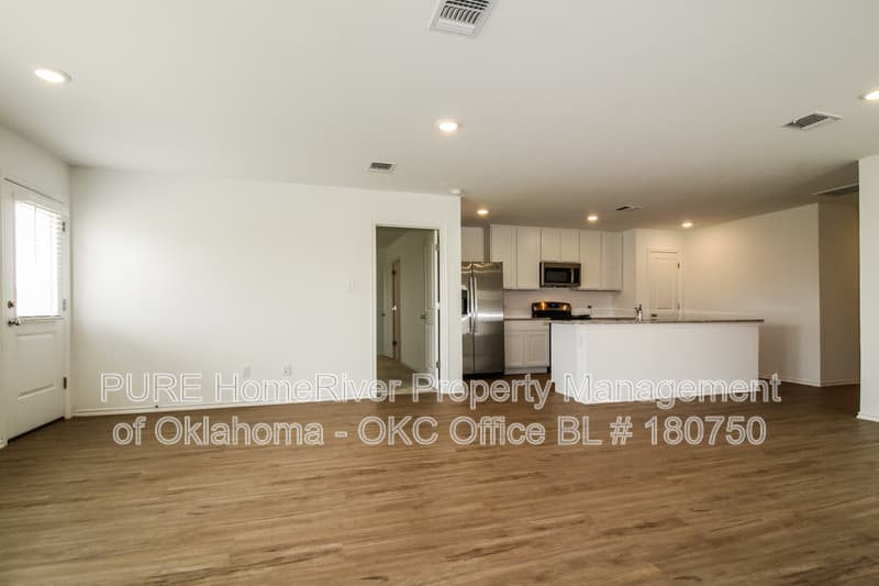Mustang House: 3740 Palmetto Bluff Dr