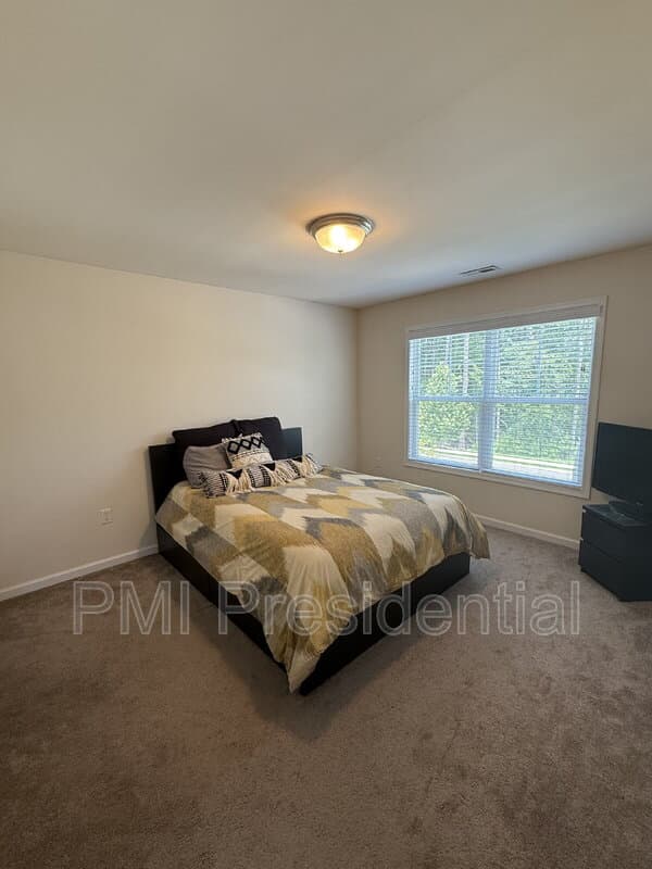Henrico House: 7044 Hepworth Drive