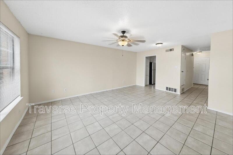 Arlington House: 1008 Bland Dr