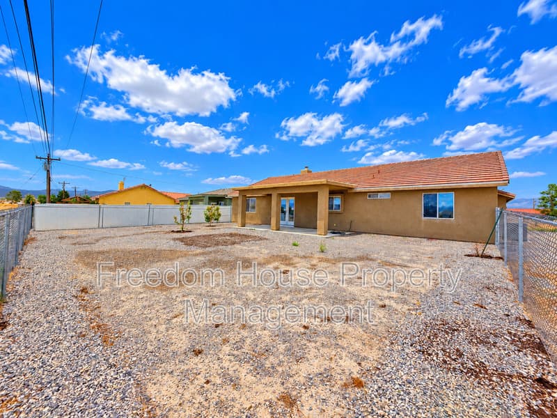 Pahrump House: 410 East Bellville Road