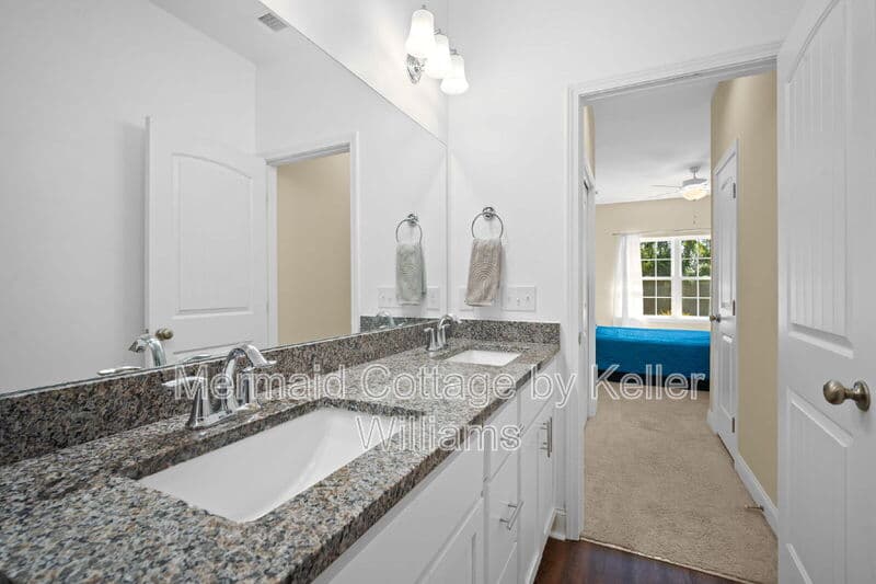 Beaufort Townhome: 222 Admiration Avenue