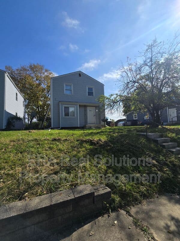 Columbus Condo: 112 COLUMBIAN AVE- A